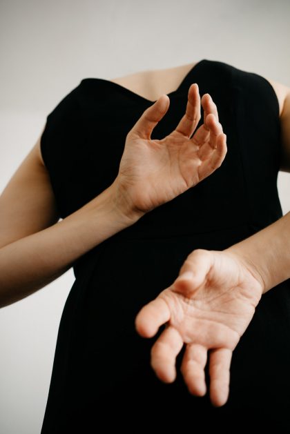 Delphine Millet Fagments - Body back hands pain vulnerable dance human condition lonely photography minimalist graphic delicate - Art conceptual photographer in Berlin